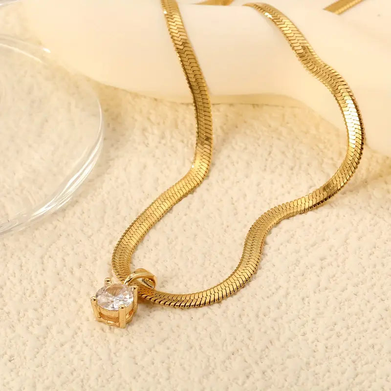 Elegant Rhinestone Pendant Necklace | Gold 16k