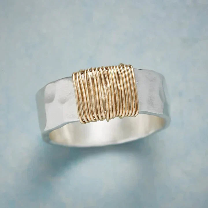 Antique Golden Threads Silver Ring | White Gold 18k