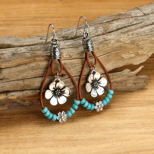Vintage Floral Leather Earrings | White Gold 14k